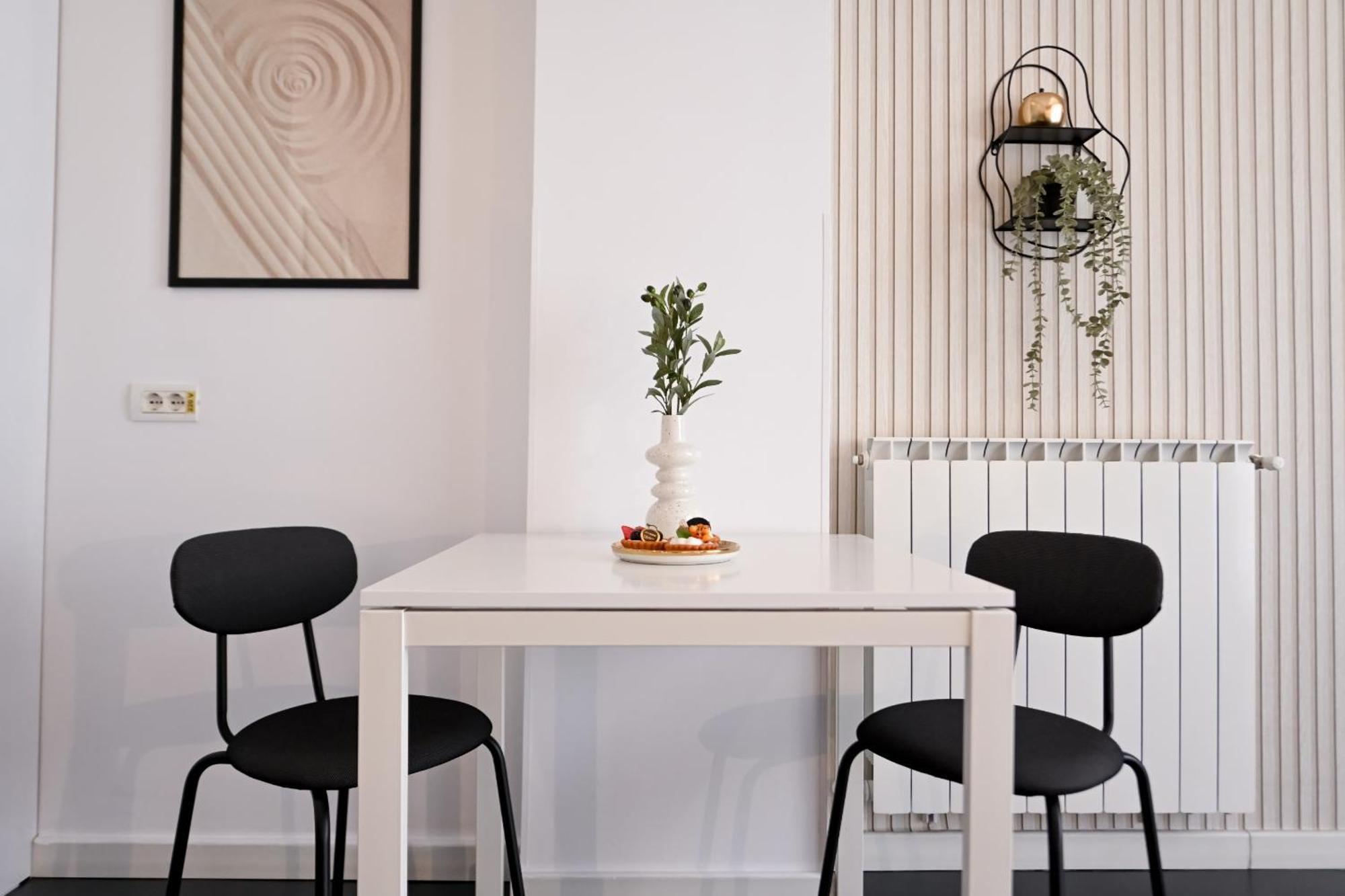 Urban Elegance - Stylish Central Accommodation Bucureşti Ngoại thất bức ảnh