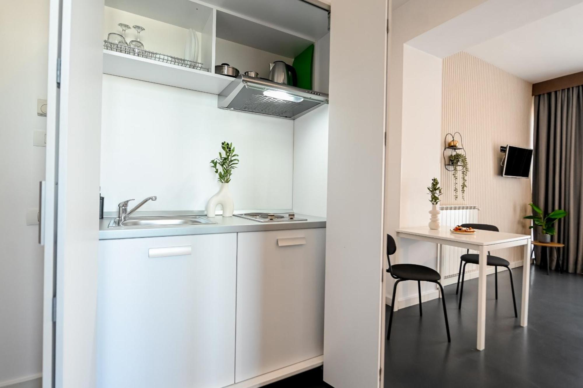 Urban Elegance - Stylish Central Accommodation Bucureşti Phòng bức ảnh
