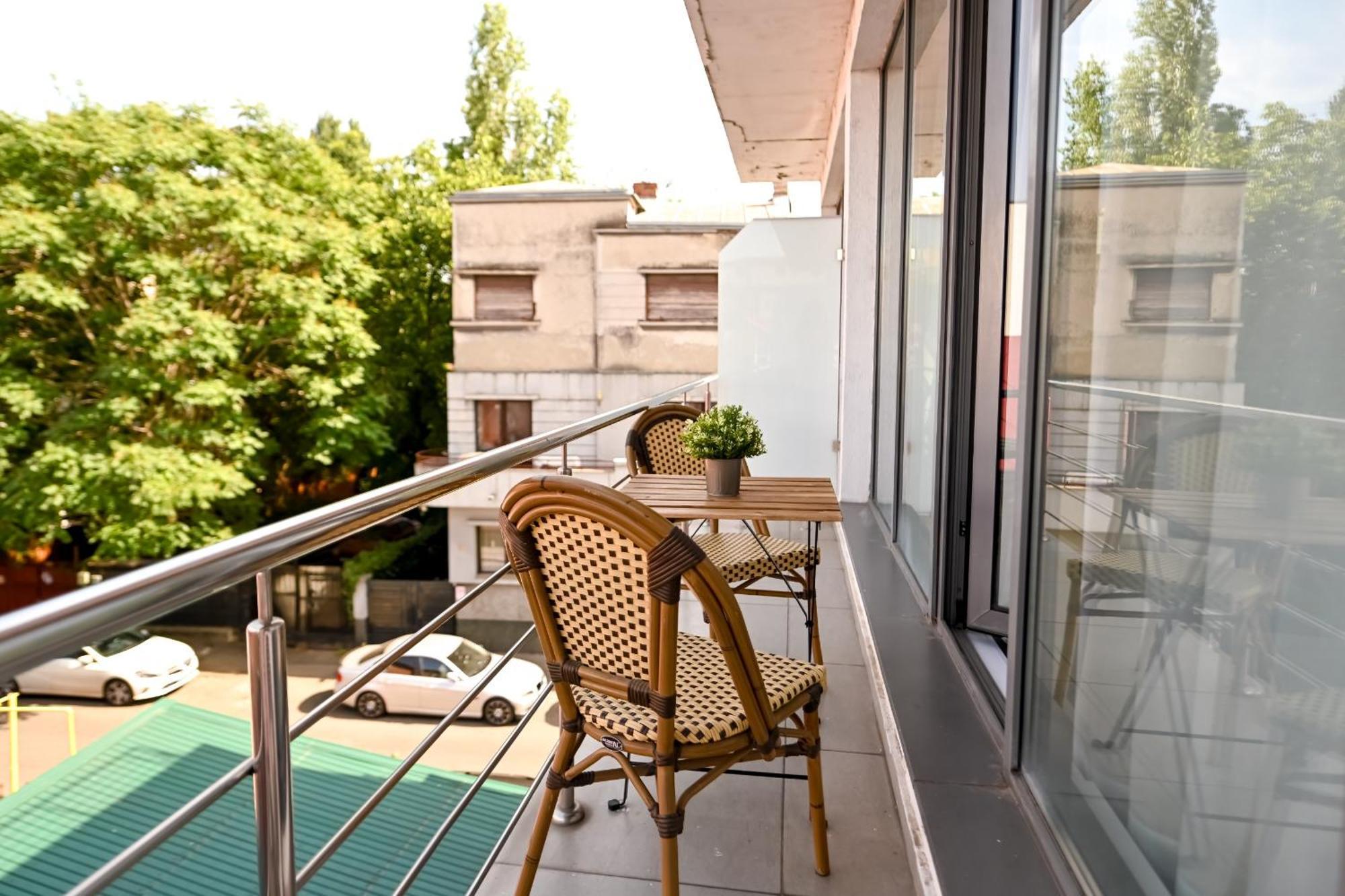 Urban Elegance - Stylish Central Accommodation Bucureşti Ngoại thất bức ảnh