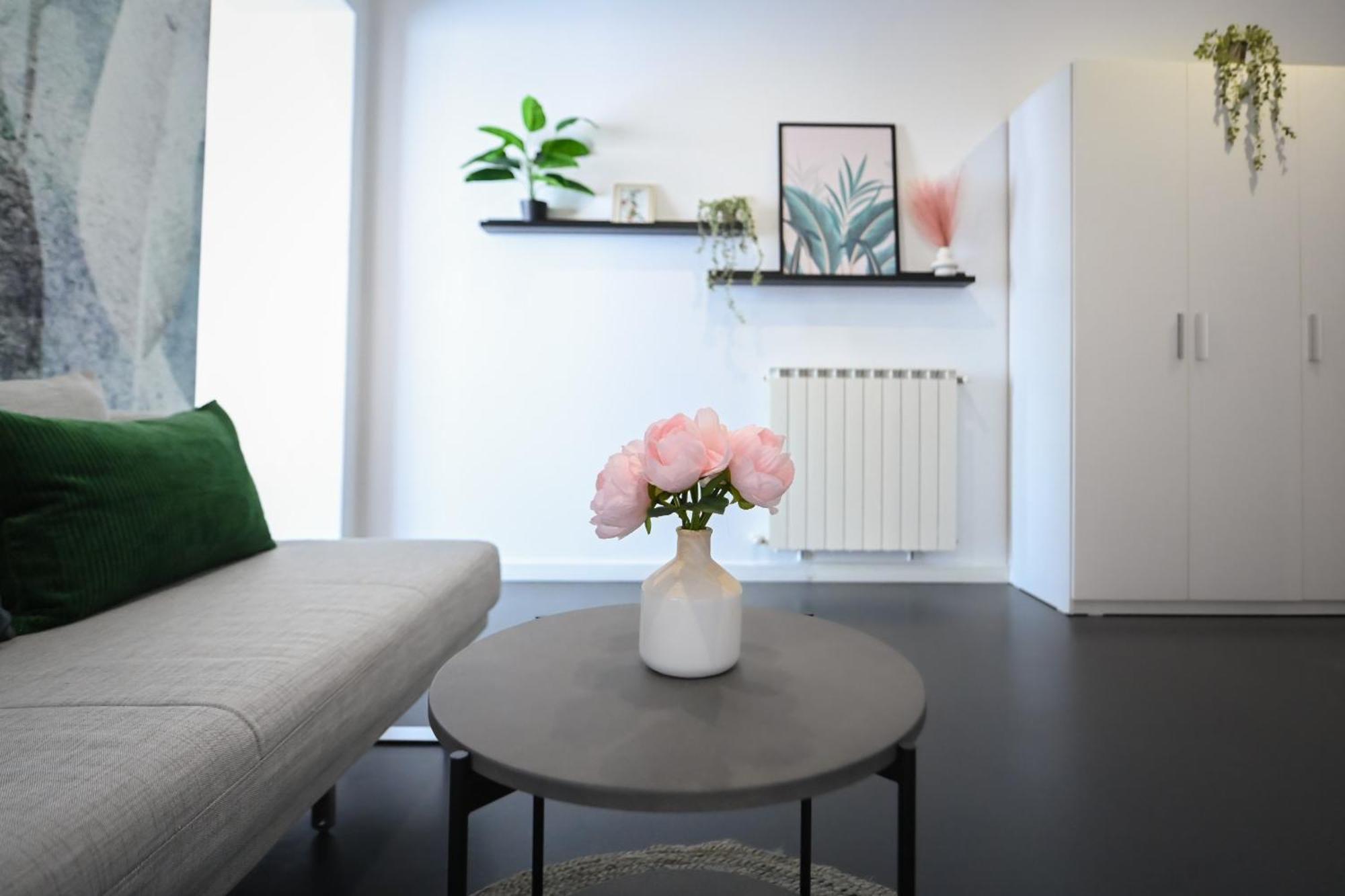 Urban Elegance - Stylish Central Accommodation Bucureşti Phòng bức ảnh