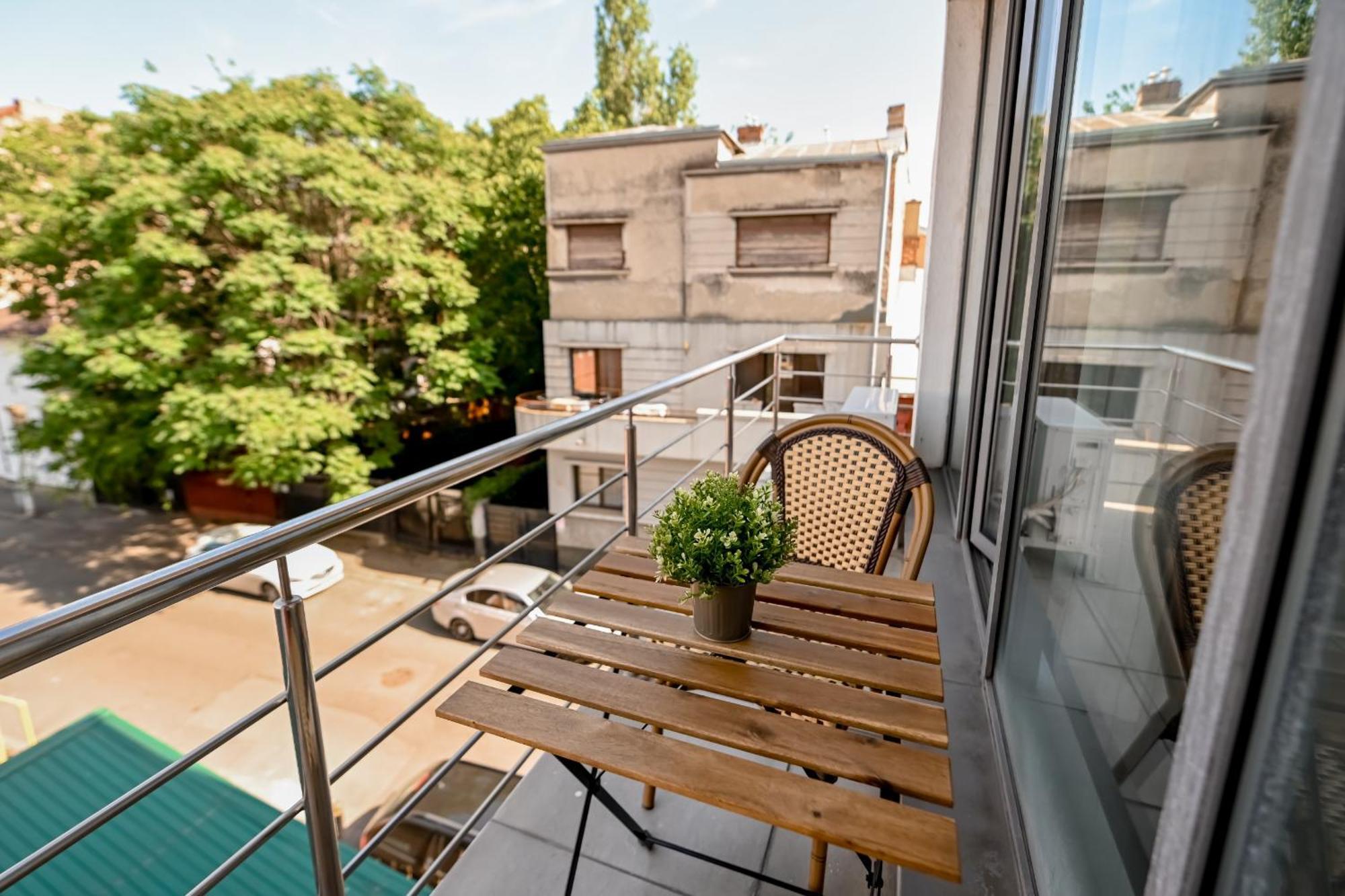 Urban Elegance - Stylish Central Accommodation Bucureşti Ngoại thất bức ảnh