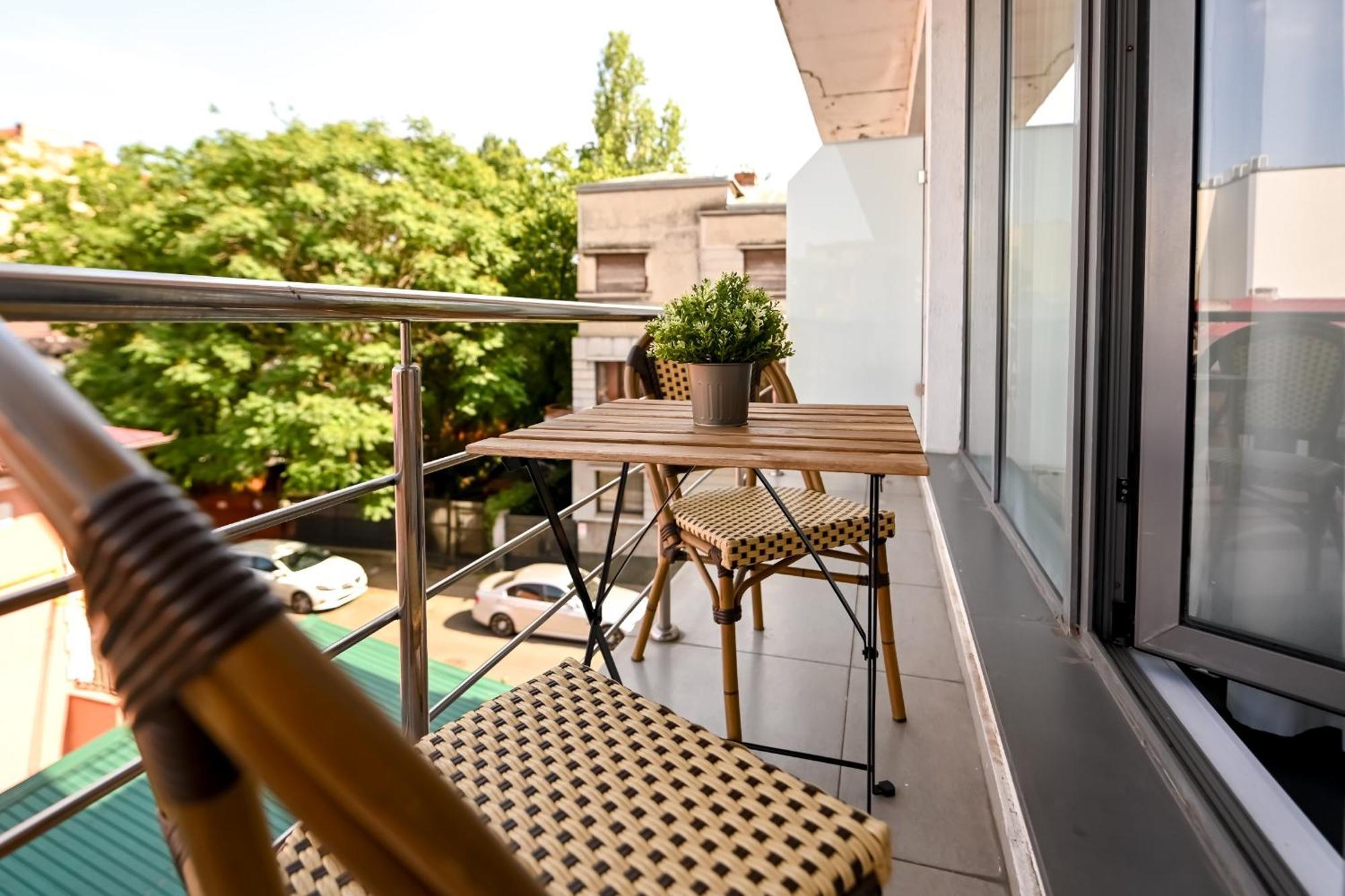 Urban Elegance - Stylish Central Accommodation Bucureşti Phòng bức ảnh